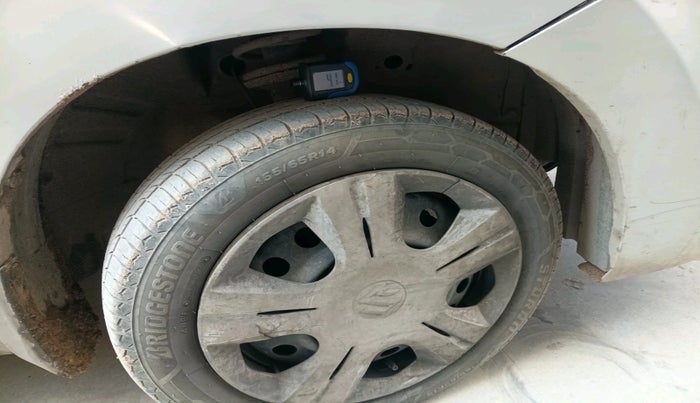 2015 Maruti Wagon R 1.0 VXI, Petrol, Manual, 1,80,487 km, tyre