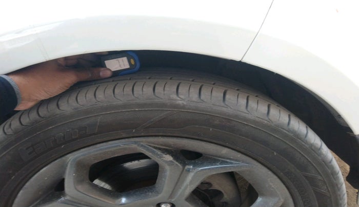 2019 Ford Ecosport TITANIUM 1.5L SPORTS(SUNROOF) DIESEL, Diesel, Manual, 44,504 km, tyre