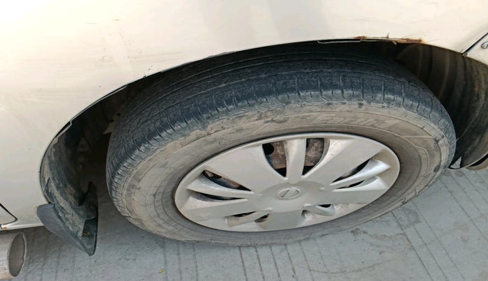 2013 Nissan Evalia XE, Diesel, Manual, 2,04,956 km, tyre