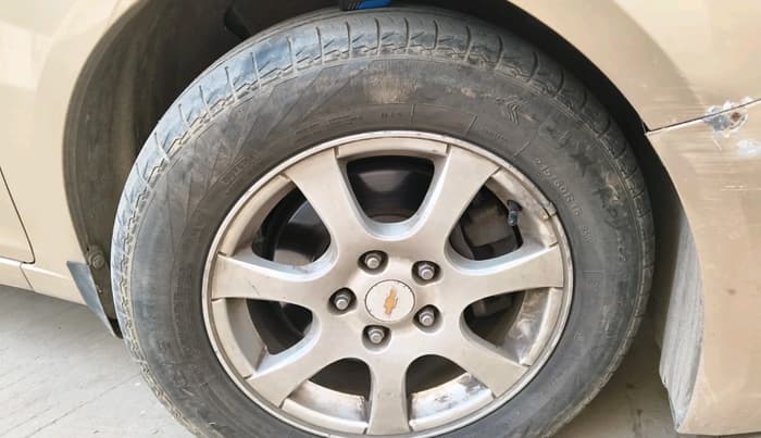 2010 Chevrolet Cruze LTZ, Diesel, Manual, 1,26,807 km, tyre