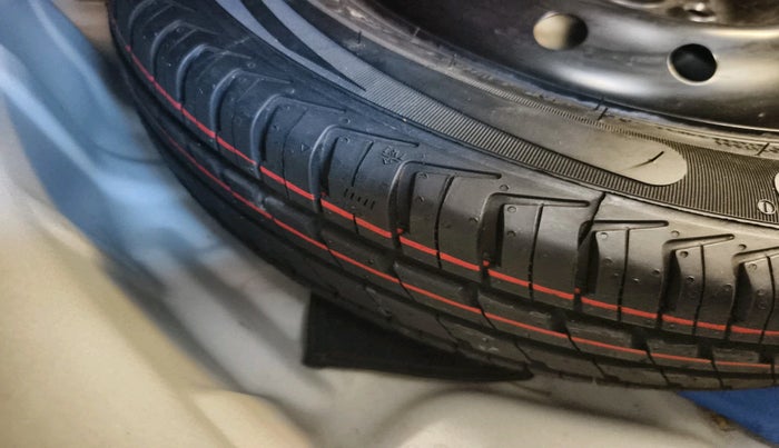 2024 Maruti Alto K10 VXI CNG, Petrol, Manual, 40,993 km, tyre