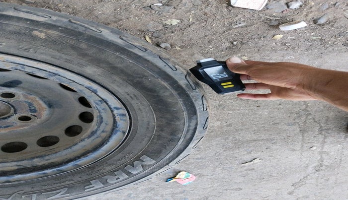 2014 Maruti Alto 800 LXI, Petrol, Manual, 70,710 km, tyre