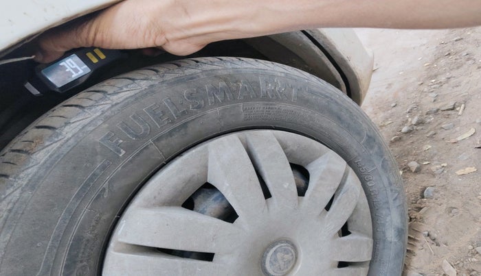 2014 Maruti Alto 800 LXI, Petrol, Manual, 70,710 km, tyre