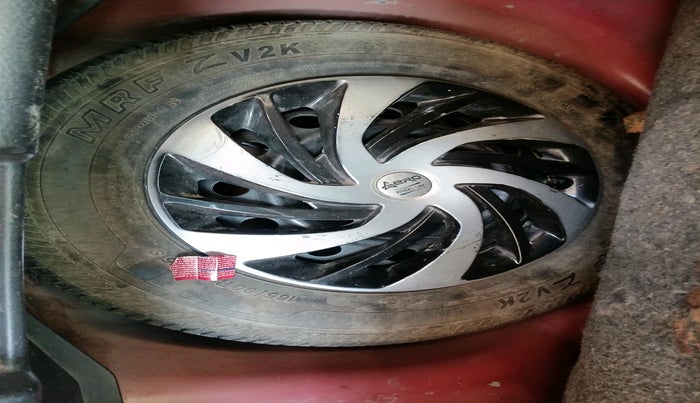 2013 Maruti Swift VXI, Petrol, Manual, 76,114 km, tyre