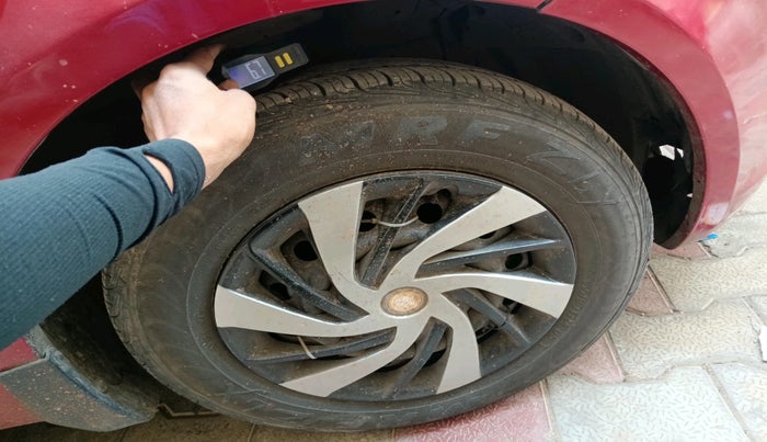 2013 Maruti Swift VXI, Petrol, Manual, 76,114 km, tyre