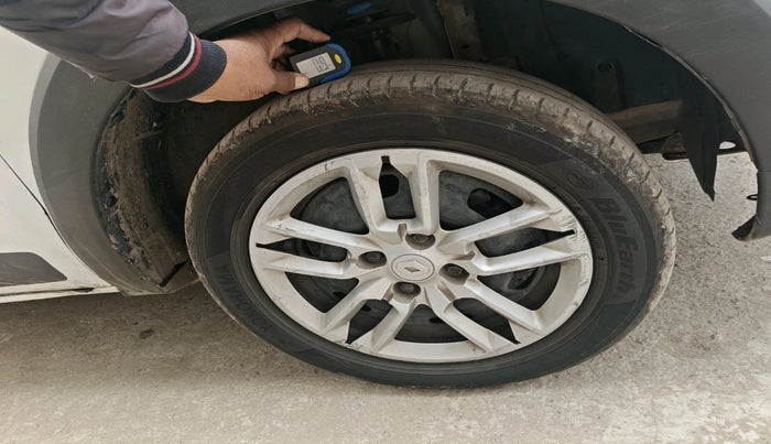 2022 Renault TRIBER RXT, Petrol, Manual, 76,145 km, tyre