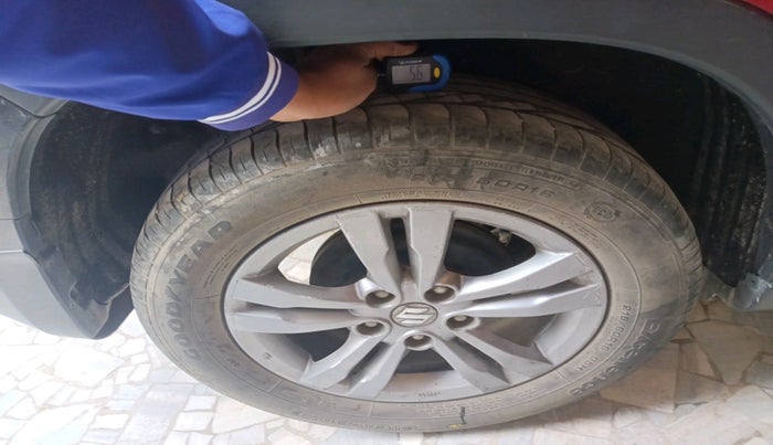 2017 Maruti Vitara Brezza ZDI PLUS, Diesel, Manual, 1,65,419 km, tyre