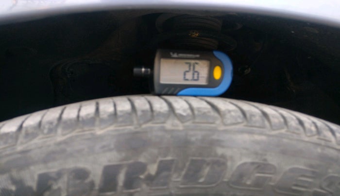 2017 Hyundai Xcent SX 1.2 (O), Petrol, Manual, 77,130 km, tyre