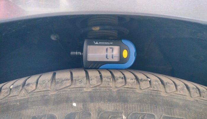 2017 Hyundai Xcent SX 1.2 (O), Petrol, Manual, 77,130 km, tyre