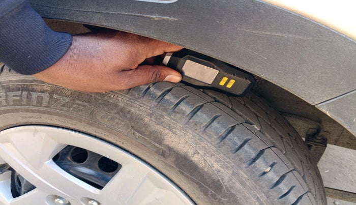 2022 Hyundai VENUE S 1.2, Petrol, Manual, 65,255 km, tyre