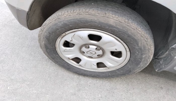 2014 Renault Duster RXL PETROL, Petrol, Manual, 67,507 km, tyre