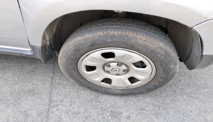 2014 Renault Duster RXL PETROL, Petrol, Manual, 67,507 km, tyre