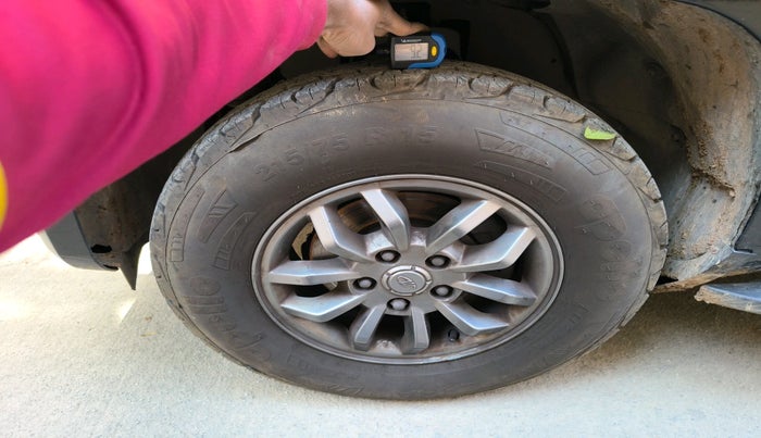 2018 Mahindra TUV300 T10, Diesel, Manual, 76,801 km, tyre