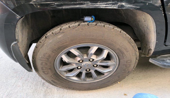 2018 Mahindra TUV300 T10, Diesel, Manual, 76,801 km, tyre