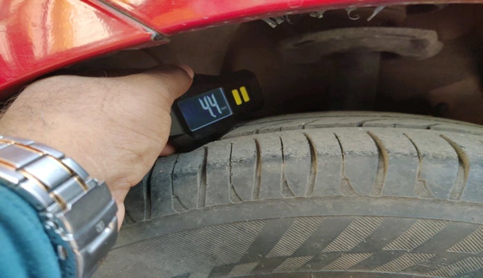 2015 Tata Bolt XT REVOTRON, Petrol, Manual, 44,404 km, tyre