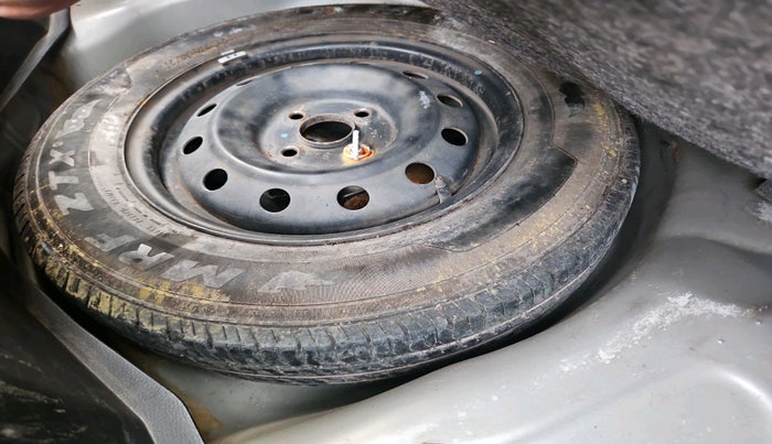 2016 Maruti Swift VXI, Petrol, Manual, 79,655 km, tyre