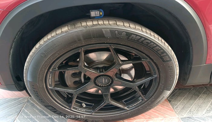 2022 Mercedes Benz GLB  220d Progressive Line, Diesel, Automatic, 16,181 km, tyre