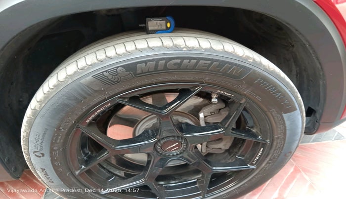 2022 Mercedes Benz GLB  220d Progressive Line, Diesel, Automatic, 16,181 km, tyre