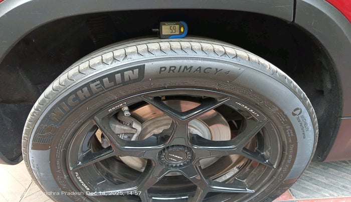 2022 Mercedes Benz GLB  220d Progressive Line, Diesel, Automatic, 16,181 km, tyre