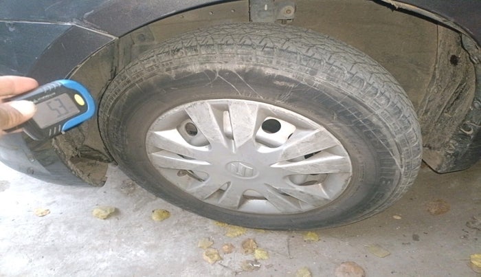 2017 Maruti Swift LXI (O), Petrol, Manual, 49,975 km, tyre