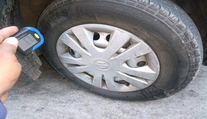 2017 Maruti Swift LXI (O), Petrol, Manual, 49,975 km, tyre