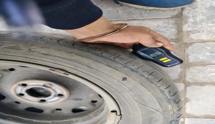 2012 Volkswagen Polo COMFORTLINE 1.2L PETROL, Petrol, Manual, 58,398 km, tyre