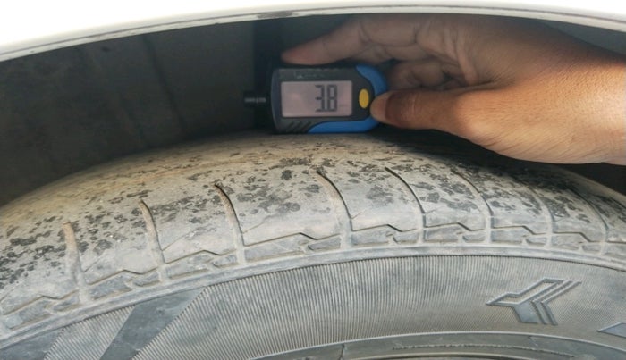 2022 Maruti Ertiga VXi (O), Petrol, Manual, 1,17,612 km, tyre