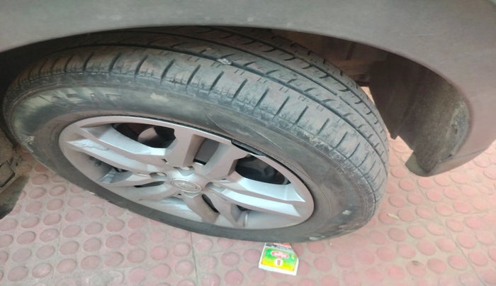 2020 Renault TRIBER RXZ, Petrol, Manual, 73,898 km, tyre