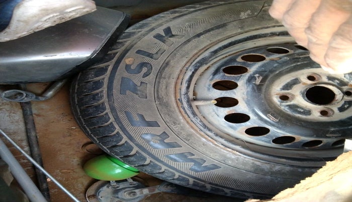 2015 Honda Amaze 1.2L I-VTEC S, Petrol, Manual, 1,29,685 km, tyre