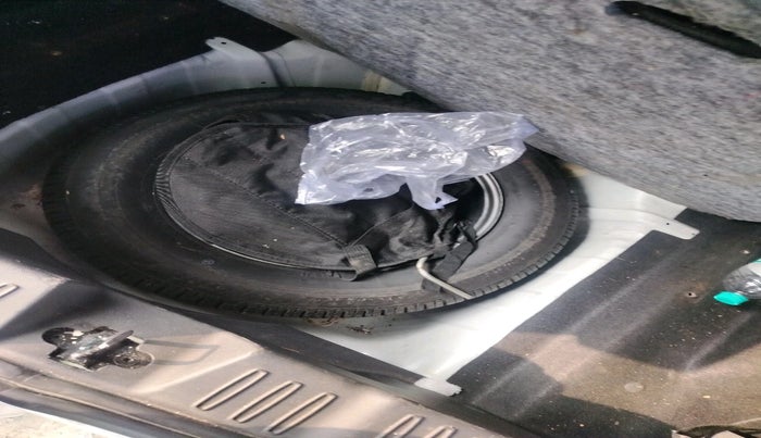 2022 Tata ALTROZ XZ PETROL, Petrol, Manual, 32,929 km, tyre