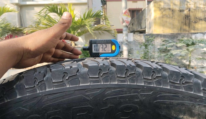 2020 Mahindra Thar LX PETROL HT 4WD AT, Petrol, Automatic, 33,005 km, tyre