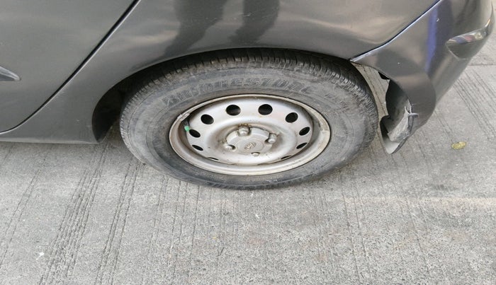 2013 Hyundai i10 ERA 1.1, Petrol, Manual, 33,876 km, tyre