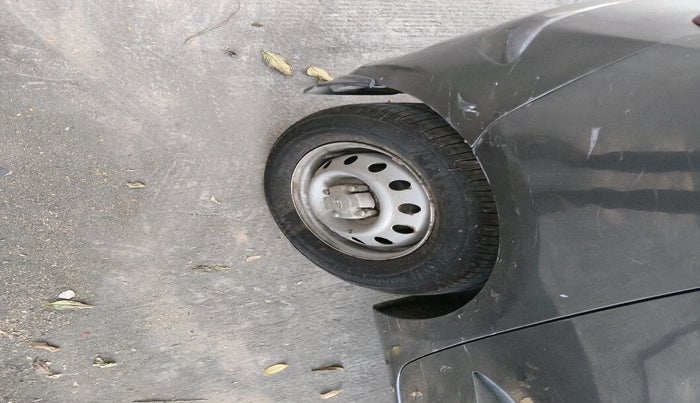 2013 Hyundai i10 ERA 1.1, Petrol, Manual, 33,876 km, tyre