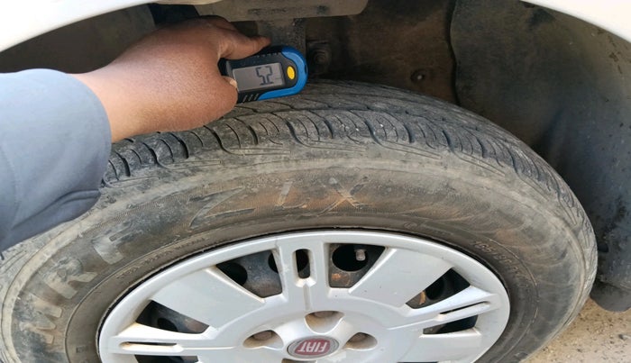 2010 Fiat Grand Punto ACTIVE 1.2, Petrol, Manual, 1,00,255 km, tyre