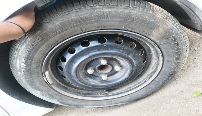 2015 Hyundai Verna FLUIDIC 4S 1.6 VTVT S, Petrol, Manual, 50,168 km, tyre