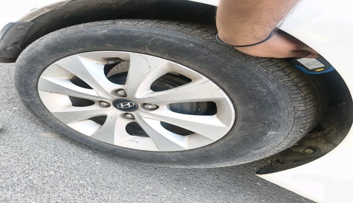 2015 Hyundai Verna FLUIDIC 4S 1.6 VTVT S, Petrol, Manual, 50,168 km, tyre