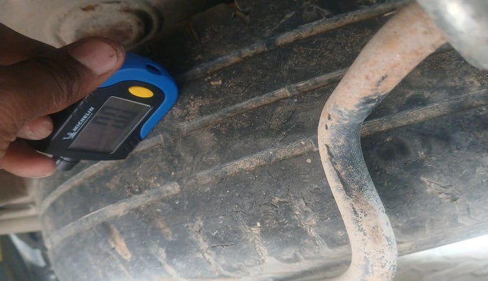 2017 Maruti Ertiga VXI CNG, Petrol, Manual, 1,15,452 km, tyre