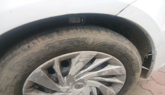 2017 Maruti Ertiga VXI CNG, Petrol, Manual, 1,15,452 km, tyre