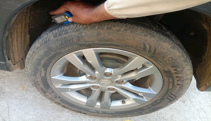 2017 Maruti Vitara Brezza ZDI, Diesel, Manual, 2,12,647 km, tyre