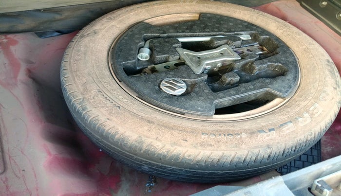 2017 Maruti Vitara Brezza ZDI, Diesel, Manual, 2,12,647 km, tyre