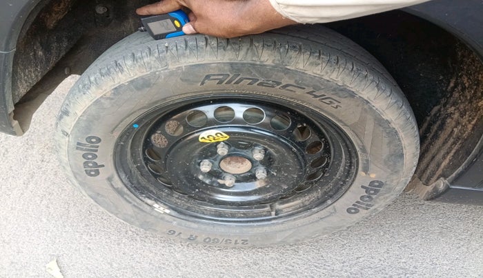 2017 Maruti Vitara Brezza ZDI, Diesel, Manual, 2,12,647 km, tyre