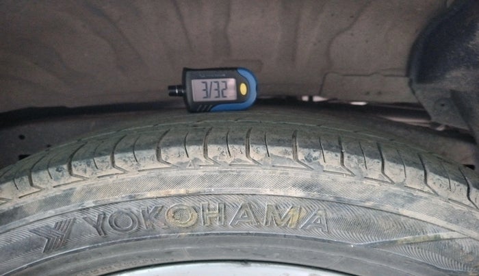 2019 Toyota Innova Crysta 2.8 GX AT 7 STR, Diesel, Automatic, 2,52,936 km, tyre