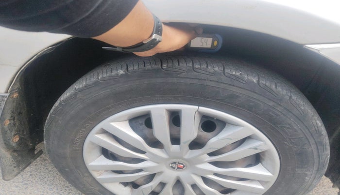 2015 Toyota Etios Liva G, Petrol, Manual, 94,779 km, tyre