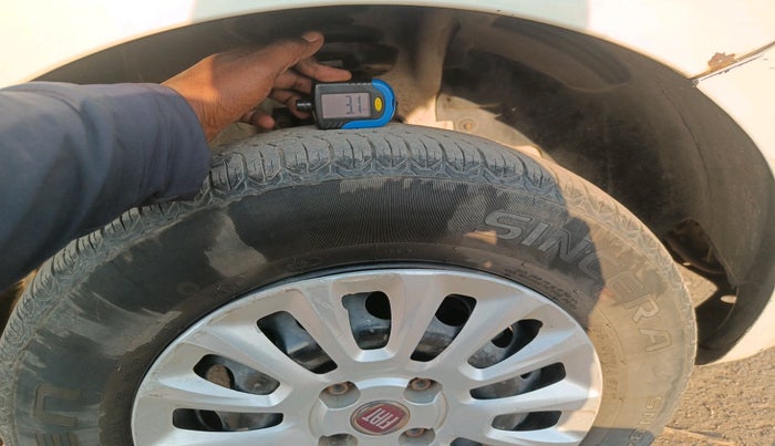 2014 Fiat Punto EVO ACTIVE 1.2, Petrol, Manual, 61,907 km, tyre