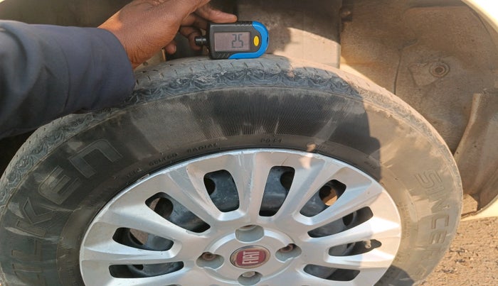 2014 Fiat Punto EVO ACTIVE 1.2, Petrol, Manual, 61,907 km, tyre