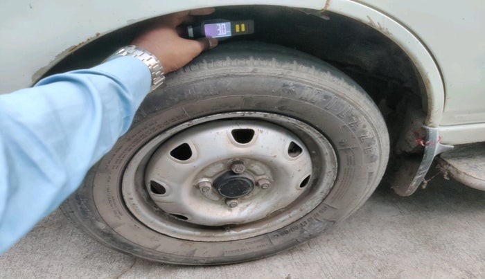 2015 Maruti Eeco 5 STR WITH A/C+HTR, Petrol, Manual, 1,06,366 km, tyre