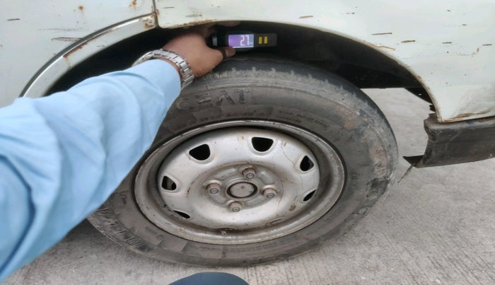 2015 Maruti Eeco 5 STR WITH A/C+HTR, Petrol, Manual, 1,06,366 km, tyre