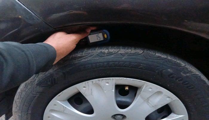 2015 Honda Amaze 1.2L I-VTEC S, CNG, Manual, 1,06,680 km, tyre