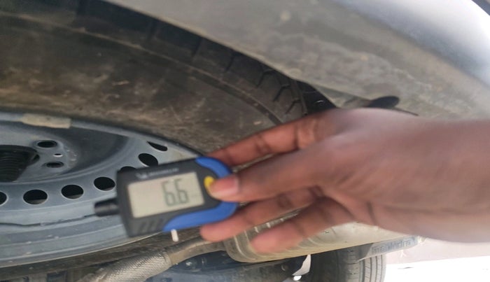 2023 Mahindra XUV700 AX 5 P MT 7 STR, Petrol, Manual, 20,884 km, tyre