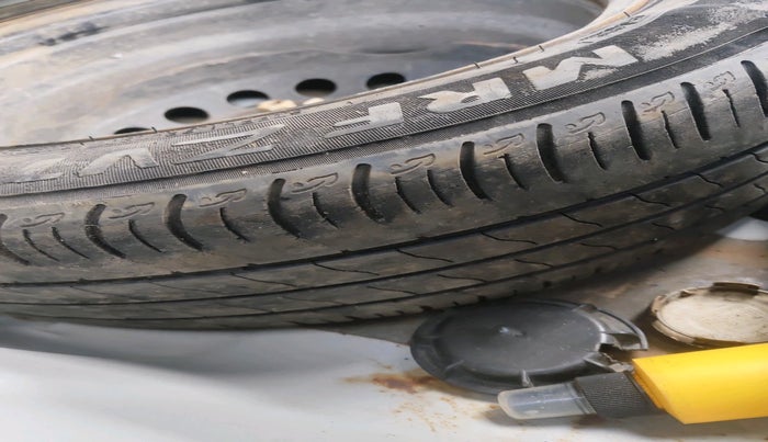 2014 Hyundai Verna FLUIDIC 1.4 VTVT CX, Petrol, Manual, 69,686 km, tyre